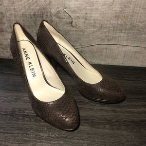 Anne Klein Aklolana Women's 11M  Brown Leather Snake Reptile Print Pump Heels